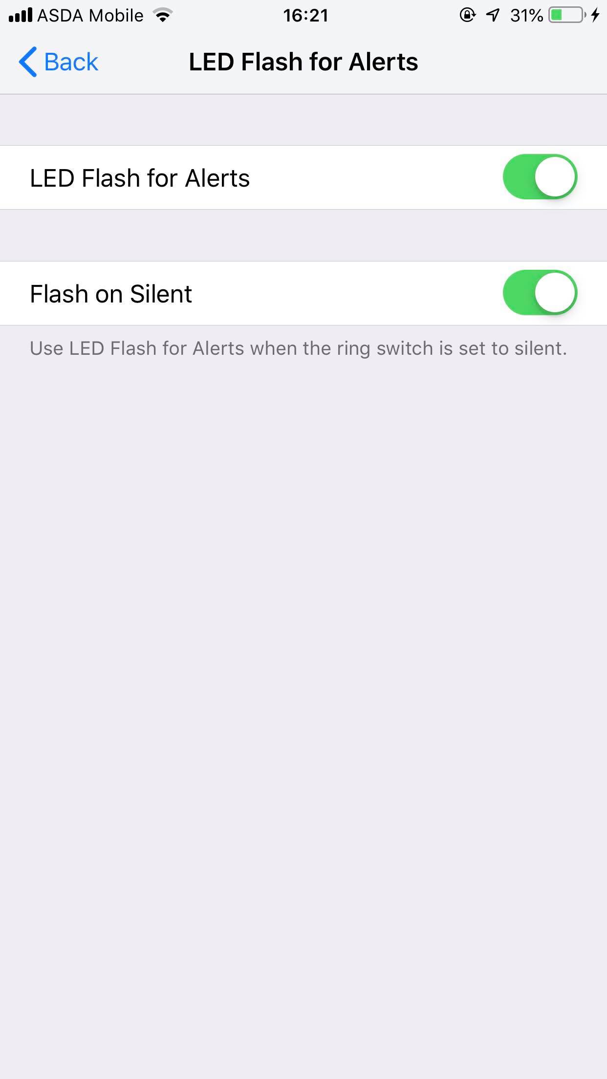 El flash LED fijo no funciona en el iPhone 3