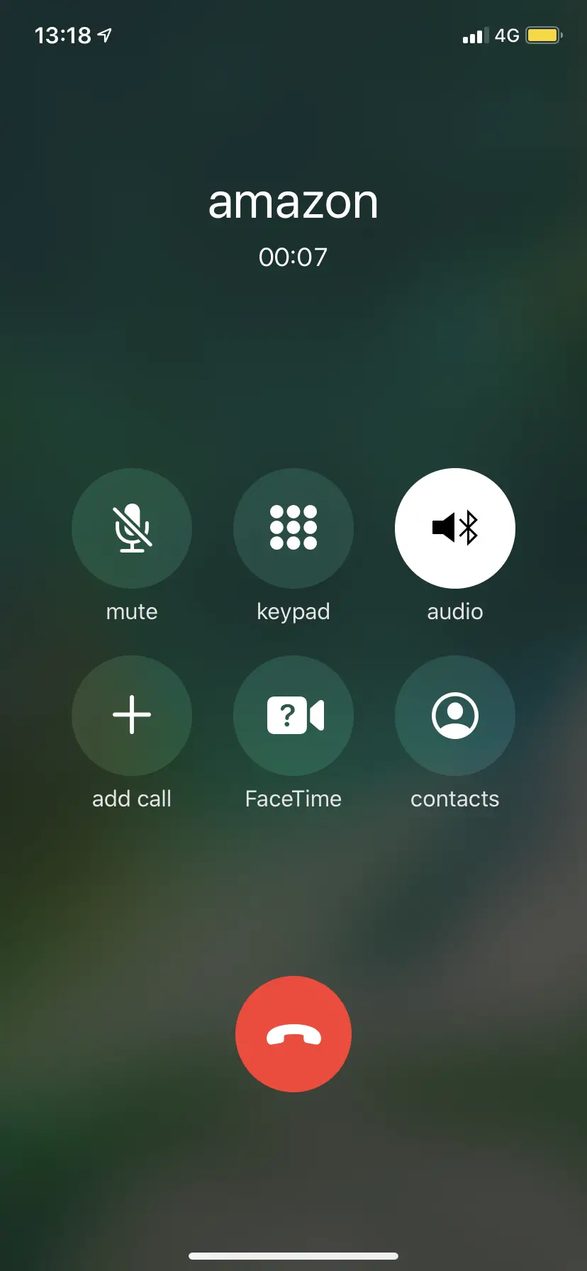 Cómo cambiar el enrutamiento del audio de las llamadas en el iPhone 4