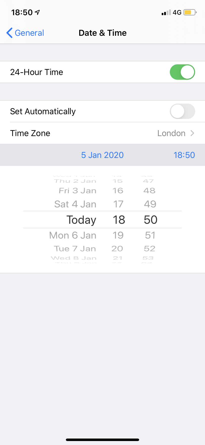 Cómo cambiar la fecha y la hora en el iPhone 4