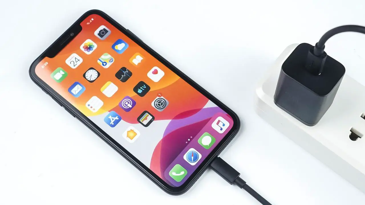 ¿Cable de relámpago del iPhone, caliente? Prueba estos trucos 8