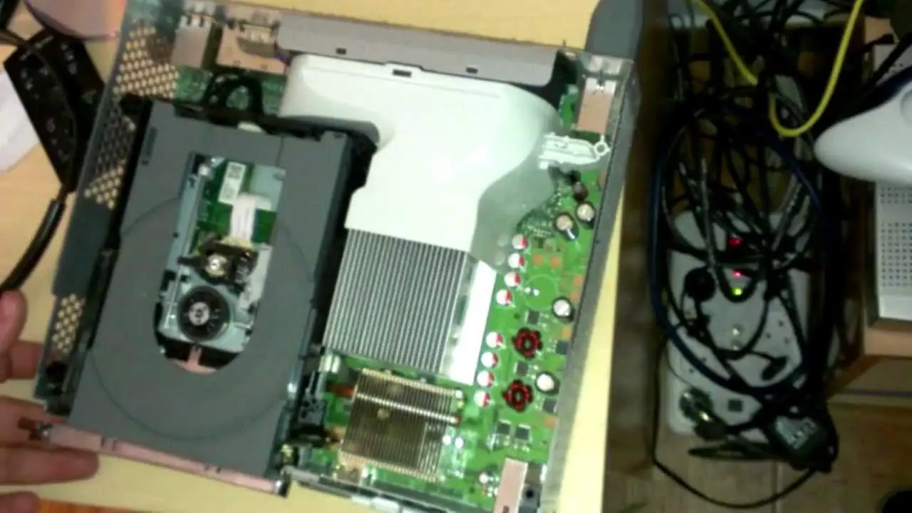 Cómo arreglar una Xbox 360 atascada 1